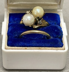 14k Pearl and Diamond Gold Wedding Ring And Wedding Band W/ Clear Cut And Faceted Gemstones Size 5-1/2