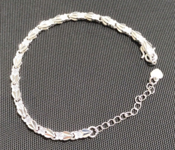 8&frac12;" Silver Toned Crinkle Heart Chain Bracelet