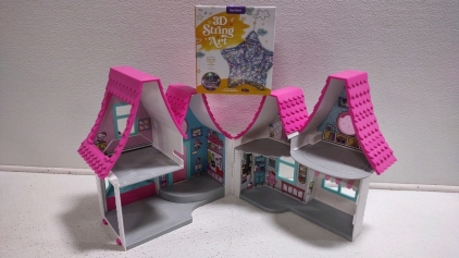 A 15"x 15"-30"x 13" Hello Kitty (White & Pink) Toy Doll House & a 3D String Art Star-20Multicoloref LED Bulbs