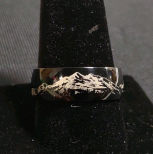 Size 10.75 Men's Black & White Mountain Scape Band