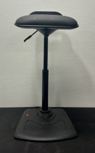 (1) Verixgair Hydraulic Standing Chair