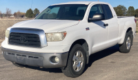 2008 TOYOTA TUNDRA - CLEAN INTERIOR