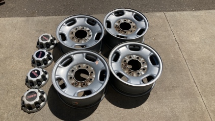 GMC 8-Bolt Wheels W/Caps