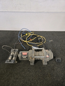 Warn Vantage 2000 Winch w/Pile Of Wires
