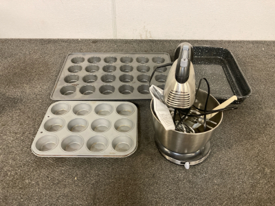 Baking Pans & Hamilton Beach Hand Mixer