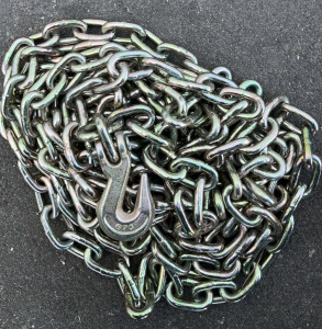 (2) 5/16 G70 Chain (1) 46000LBS Red Load Binding Ratchet