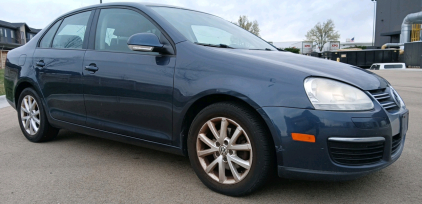 2010 VOLKSWAGEN JETTA - HEATED SEATS!
