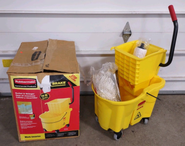 Rubbermaid 26Qt. Wave Break Yellow Rolling Mop Bucket w/ (2) Assorted Mop Heads