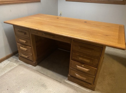 (1) [Winners Only] Brand Oak Executive Desk -4 Pieces