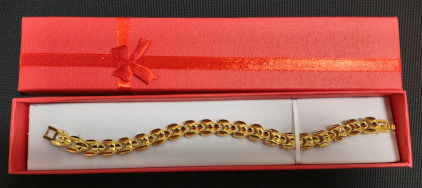 (1) 24K Gold Plated Arrow Designed Bracelet