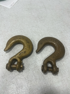 (2) 1/2&rdquo; Crosby Hooks