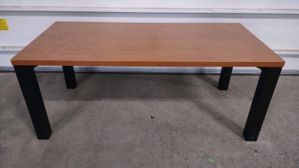 41&frac12;"x 20"x 17" Modern Style Wooden Coffee Table w/ Black Metal Legs