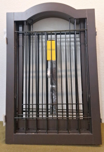 (1) 6-Panel Wood & Metal Pet Gate, Dark Brown, Each Panel Is 20"W x 30"T