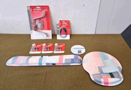 (1) Mousepad/ Keyboard Wrist Rest Set, (3) RCA Audio Stereo RCA Couplers & (1) RCA Antenna Wall Mount Kit & (1) RCA Audio RCA Y Adapter