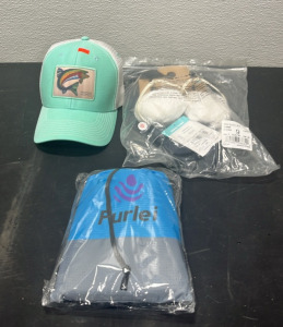 (1) Katherine Homes Women&rsquo;s Hat (1) Pair of NY Yankees Flip Flops [Size 9] (1) Sandproof Beaxh Mat