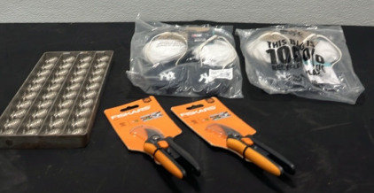 (2) NY Yankees Flip Flops [Womens Size 9] (2) Fiskars Brand Pruners (1) Pineapple Mold