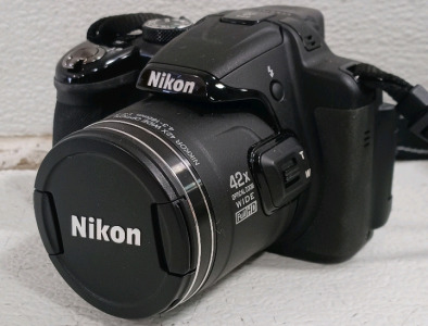 (1) Nikon COOLPIX P520 Camera w/ Case & Box