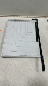 Gordon 15&rdquo; x 18&rdquo; x 2&rdquo; Paper Cutter