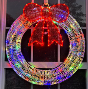 (2) Outdoor Christmas Wreaths, (3) Light Up Christmas Wreaths, (4 Set) Christmas Garlands With Lights