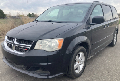2012 DODGE GRAND CARAVAN - AFTERMARKET PIONEER BLUETOOTH STEREO!