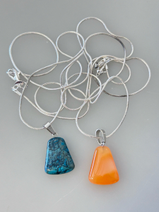 (2) Beautiful Gemstone Nevklaces: Cherry Agate and Blue Crazy Lace