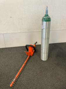 Black & Decker trimmer with oxygen tank