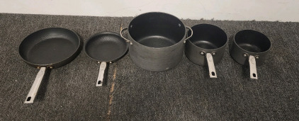 Kirkland Professional Quality Pot and Pan Set