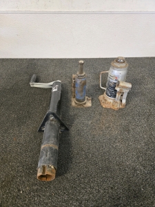 (2) Bottle Jacks, (1) Trailer Jack