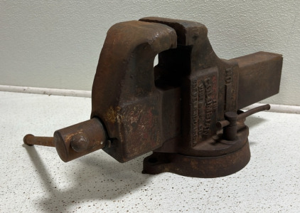 COLUMBIAN VISE & CO CAST IRON VISE No. 605
