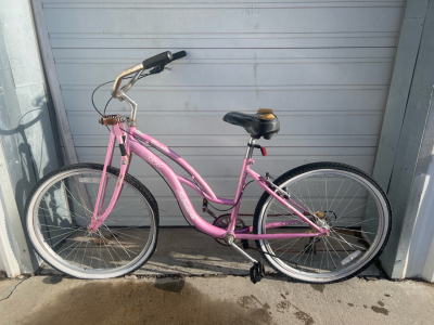 (1) 26&rdquo; Schwinn Pink Bike