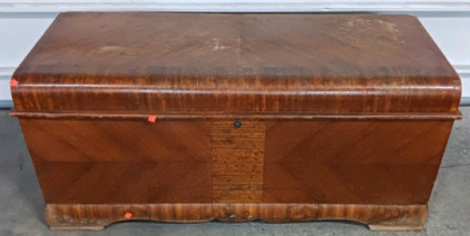 (1) Lane Cedar Chest