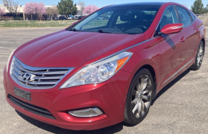 2012 HYUNDAI AZER - MOONROOF!