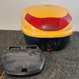 Motorcycle Back Rear Case, Scooter Top Box with Backrest/Tail Light Storage Carrier Case Double Buckle Wear Resistance Trunk Luggage