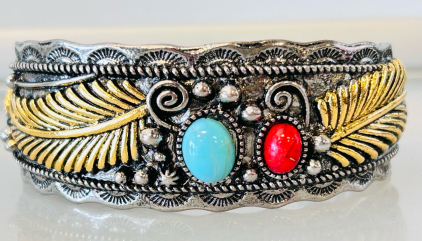 Beautiful Native American Style Silver Toned Bracelet