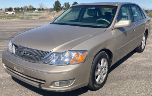 2002 TOYOTA AVALON XLS - LEATHER POWER SEATS!