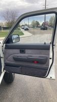 1990 TOYOTA 4-RUNNER - 4X4 - AFTERMARKET KENWOOD BLUETOOTH STEREO! - 18