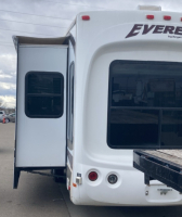 2009 KEYSTONE EVEREST - SLEEPS 7! - 5