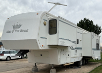 2001 KING OF THE ROAD ROYALITE TRAVEL TRAILER
