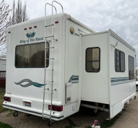 2001 KING OF THE ROAD ROYALITE TRAVEL TRAILER - 6