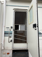 2001 KING OF THE ROAD ROYALITE TRAVEL TRAILER - 52