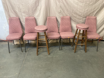 5 Vintage 1970s&rsquo; Dining Room Chair and 2 Stools great condition and Tiny movable desk fold up and down piece 3249