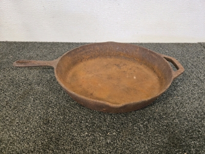 Large Lodge Cast Iron Pan