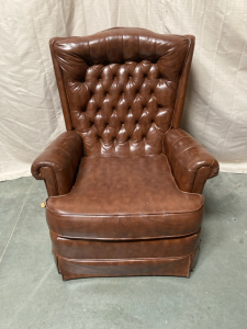 20th Century Brown Leather English Chester Armchair, 1970