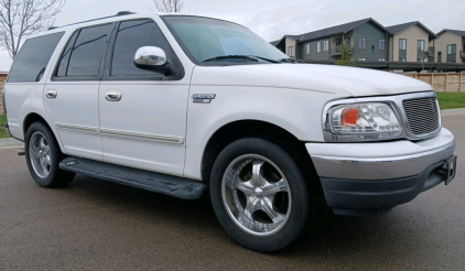 2002 FORD EXPEDITION - EXTRA TIRES!