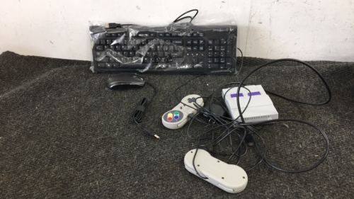 Super Nintendo Preloaded, Keyboard, Mouse