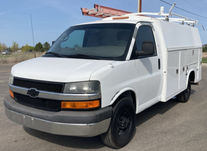 2007 CHEVROLET EXPRESS - 8 EXTERIOR STORAGE COMPARTMENTS!