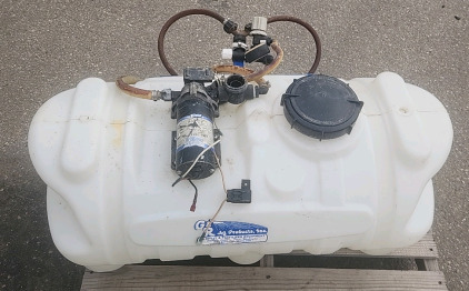 25 Gallon Spray Tank With Pump And Regulator.