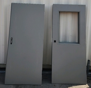 7 METAL DOORS 4 WITH HOLES FOR WINDOWS 3 WITHOUT. 4@ 83"x 35.3/4".. 3@ 83.3/4" X 35.3/4".
