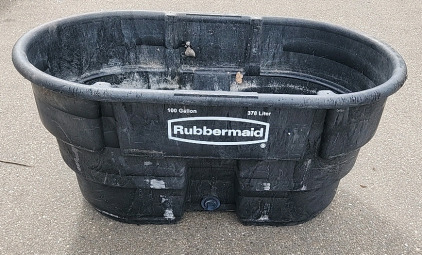 Rubbermaid 100Gal Water Tank