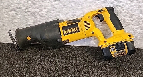 Dewalt Sawzall and Battery and Double Battery Charger